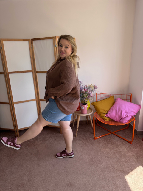 KRÓTKIE SPODENKI JEASNOWE KRÓTKIE SPODENKI JEASNOWE