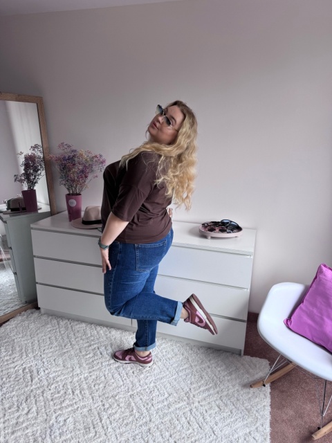 SPODNIE JEANS MOM FIT KRYSZTAŁKI (6 ROZMIARÓW) SPODNIE JEANS MOM FIT KRYSZTAŁKI (6 ROZMIARÓW)